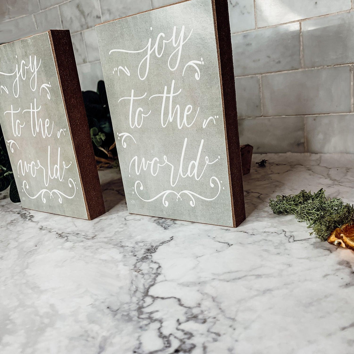 Wooden "Joy To The World" Sign