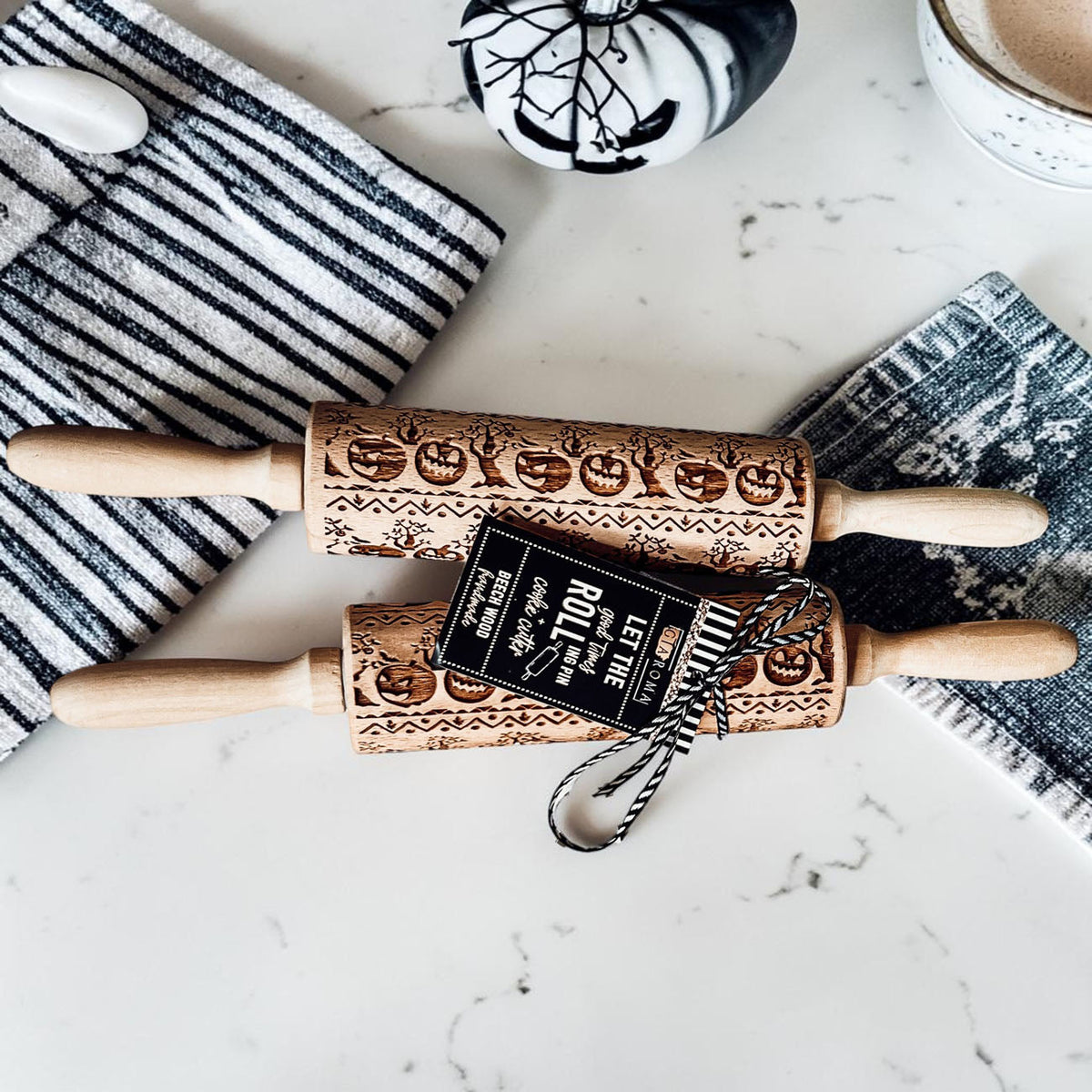 Halloween Embossed Beech Wood Rolling Pin with Cooking Cutter