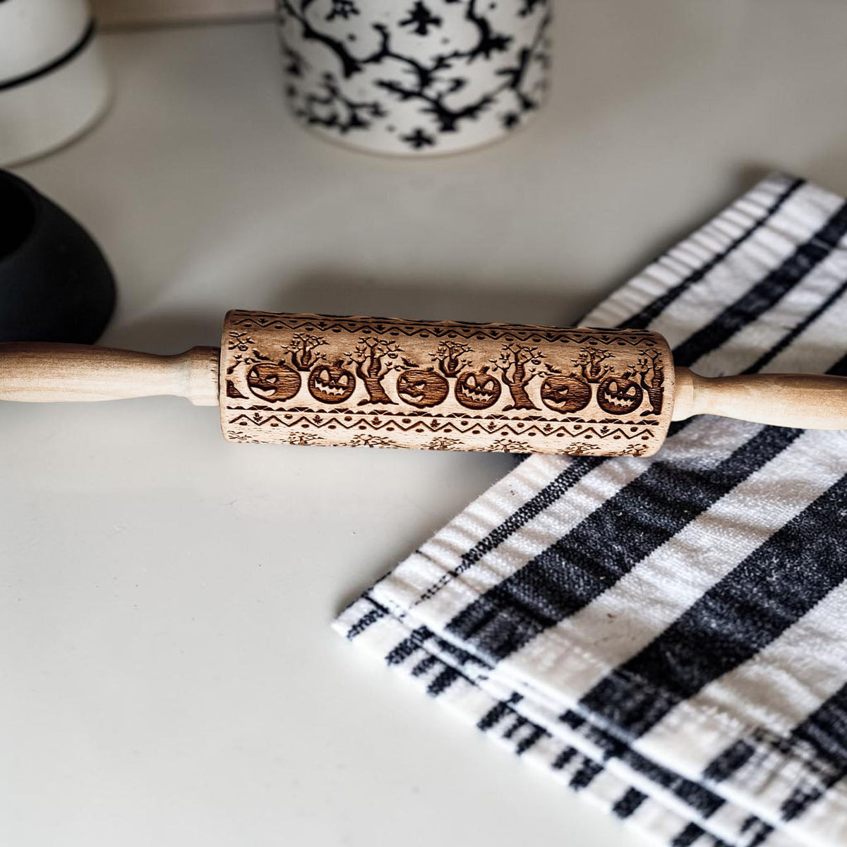 Halloween Embossed Beech Wood Rolling Pin with Cooking Cutter