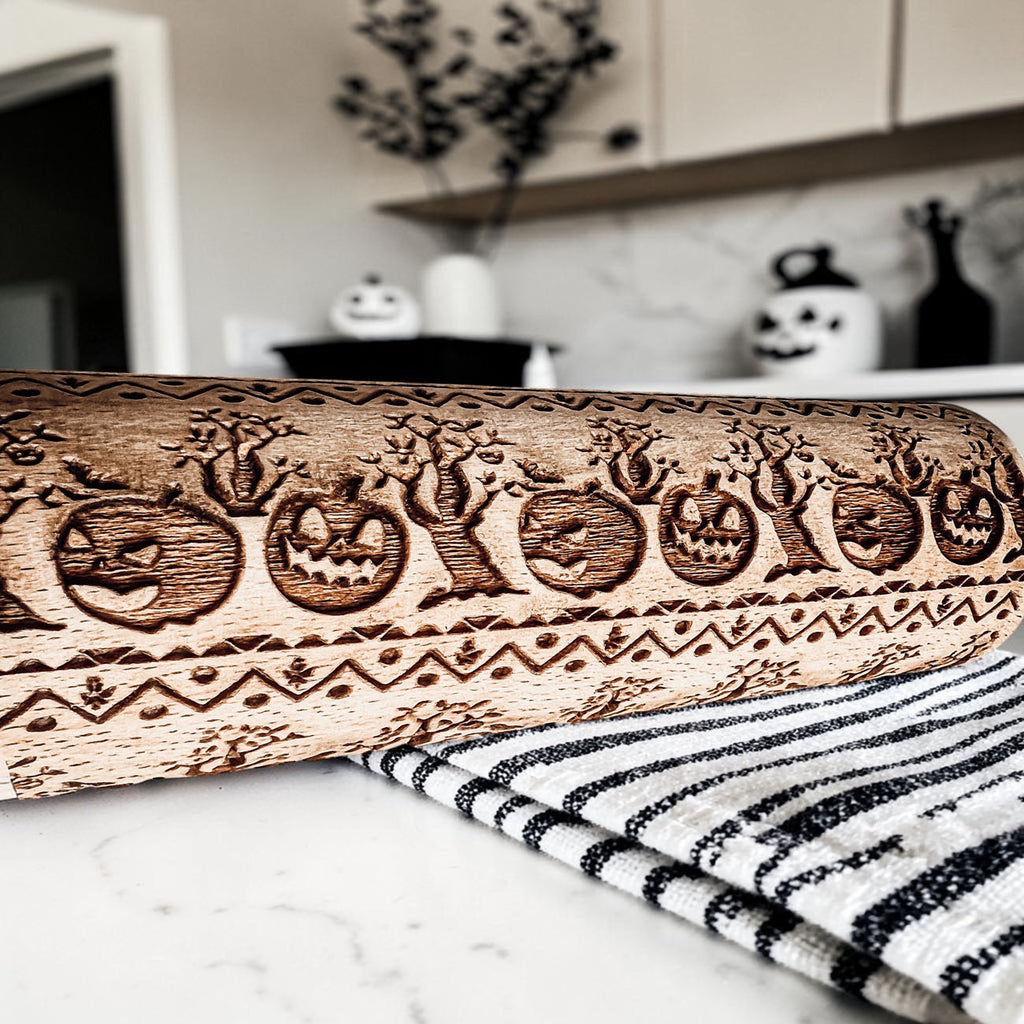 Halloween Embossed Beech Wood Rolling Pin with Cooking Cutter