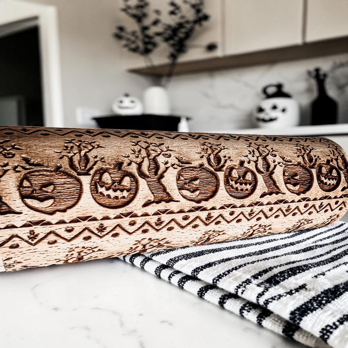 Halloween Embossed Beech Wood Rolling Pin with Cooking Cutter
