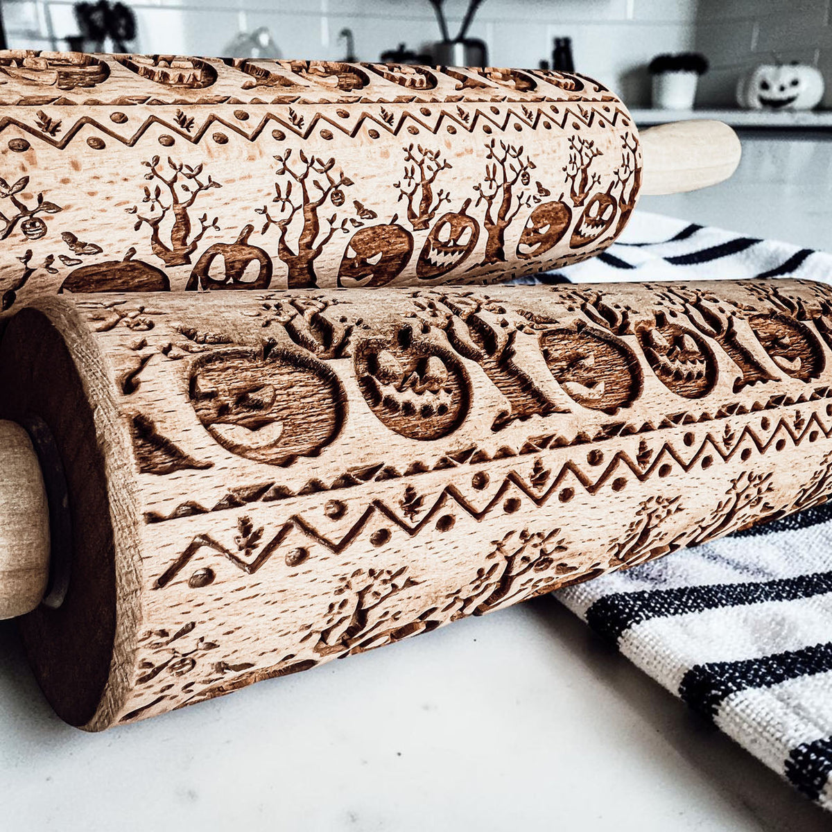 Halloween Embossed Beech Wood Rolling Pin with Cooking Cutter