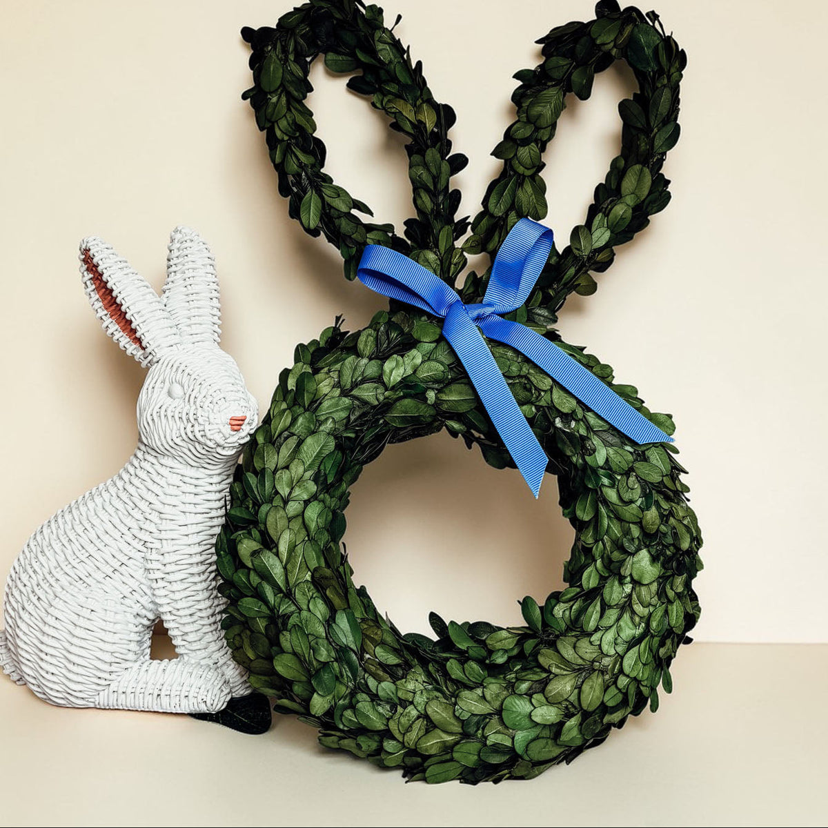 'Hoppy Home' Boxwood Bunny Wreath