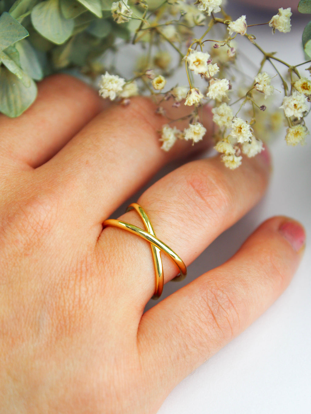 Mia Leaf Ring — Select Your Color & Size